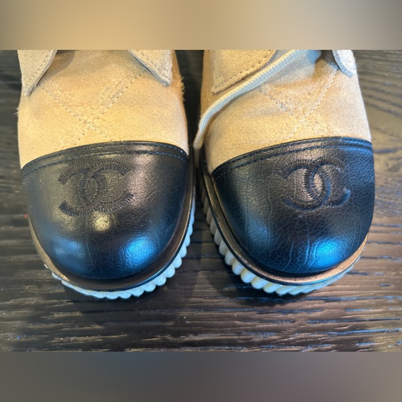 Chanel 20B Beige Black Quilted CC Platform Combat Lace Up Ankle Short Boot - Picture 6 of 8